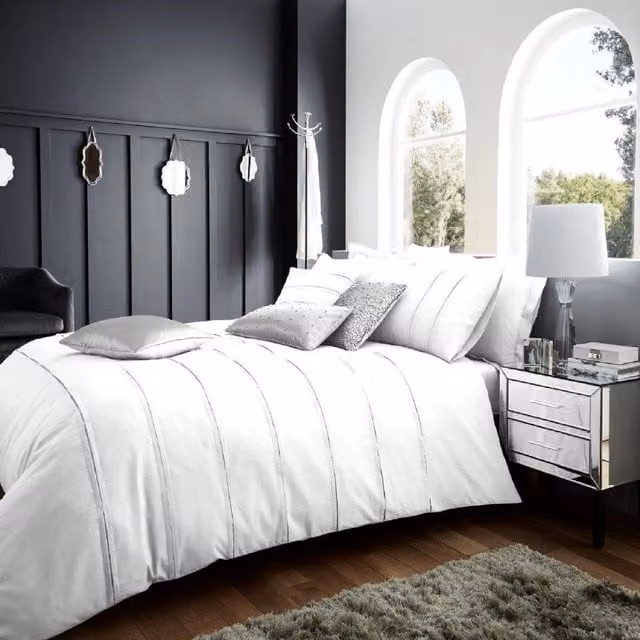 Smart Living Luxury Polycotton Blend Duvet Cover and Pillowcase Set in White, Single Size (W: 90 cm, L: 200 cm)