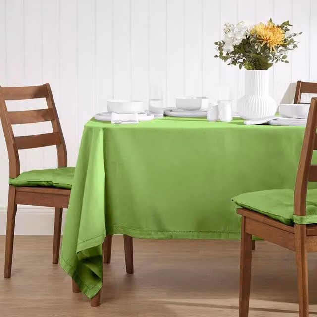 Homescapes Plain Green Cotton Rectangular Tablecloth, W: 137.16 cm, L: 177.8 cm