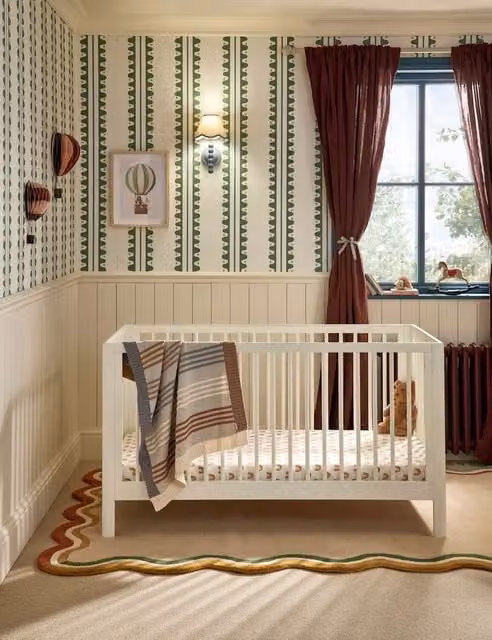 Mamas & Papas Arbor Classic Cot Bed in White Solid Wood, 60 x 120 cm