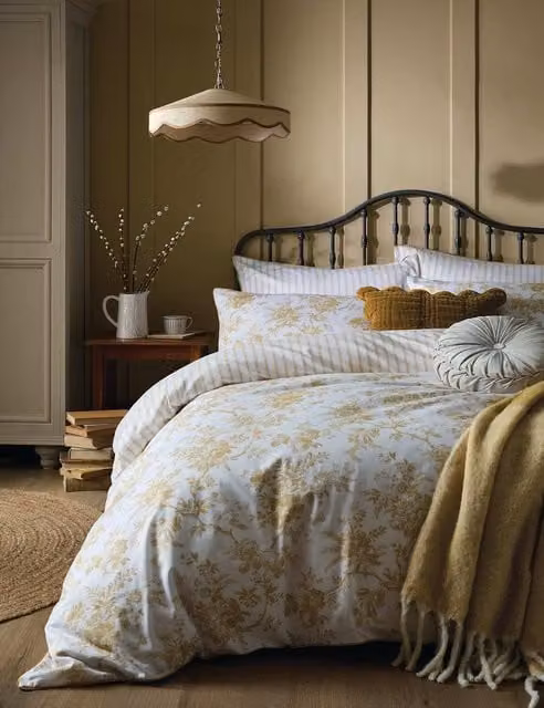 Laura Ashley Walled Garden Reversible Floral Cotton Sateen Bedding Set, Yellow Mix, W/D/H: 140 x 200 cm