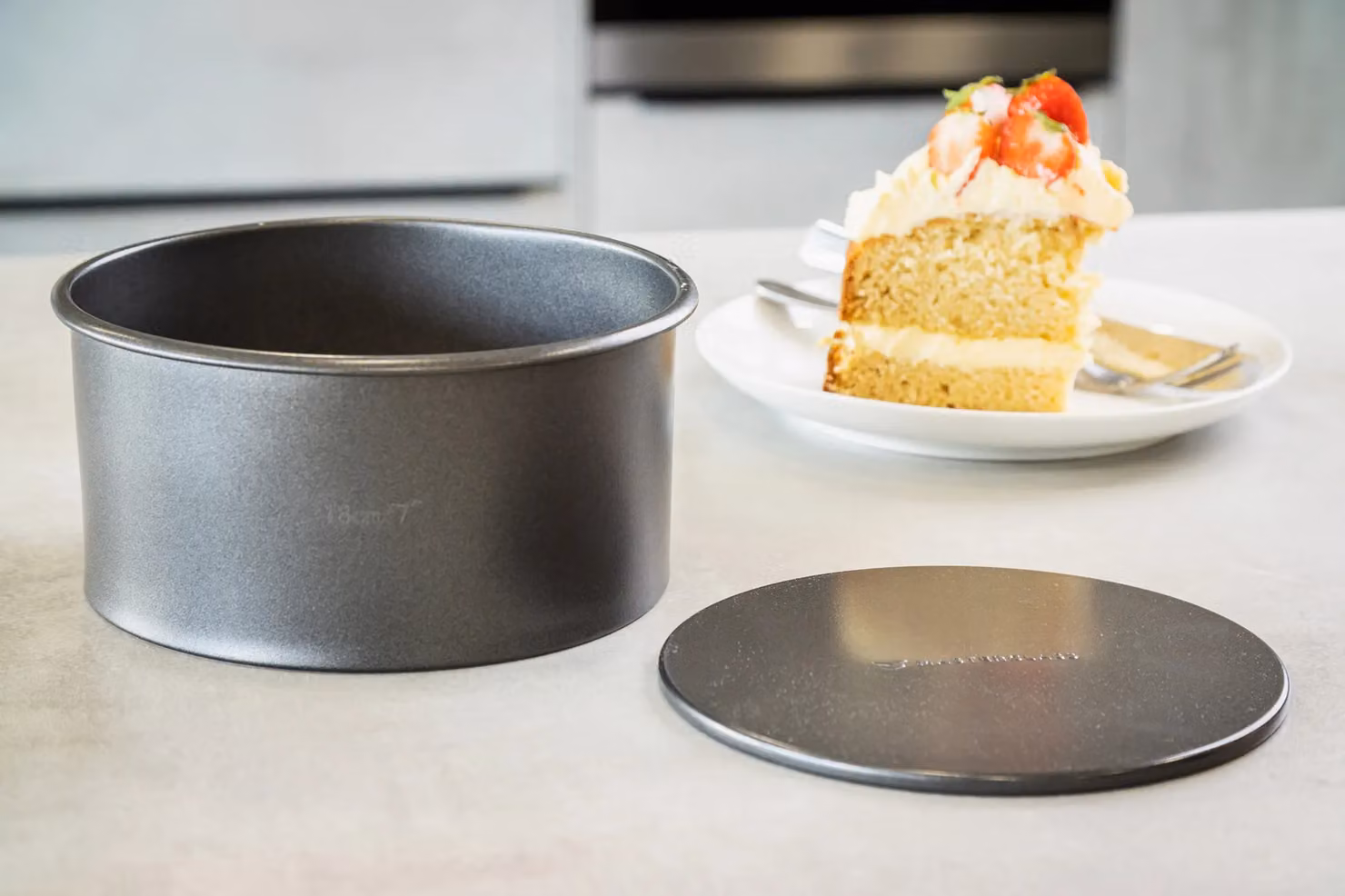 MasterClass Non-Stick Loose Base Round Carbon Steel Deep Cake Tin, Grey, Diameter: 18 cm – 10
