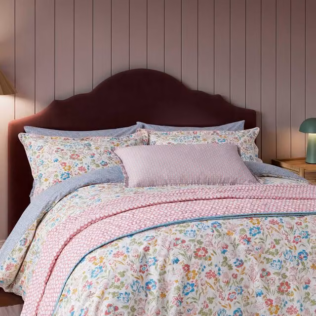 Land & Shore Meadowsweet Kingsize Cotton Percale Duvet Cover and Pillowcase Set, Multicolour Floral – 1