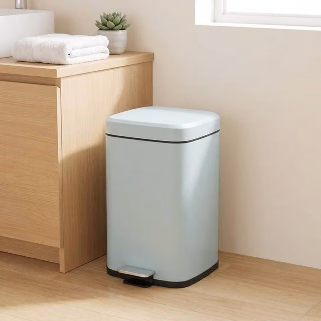 STILVORA 20L Green Metal Kitchen Bin with Pedal Lid, Soft Close and Removable Inner Bucket