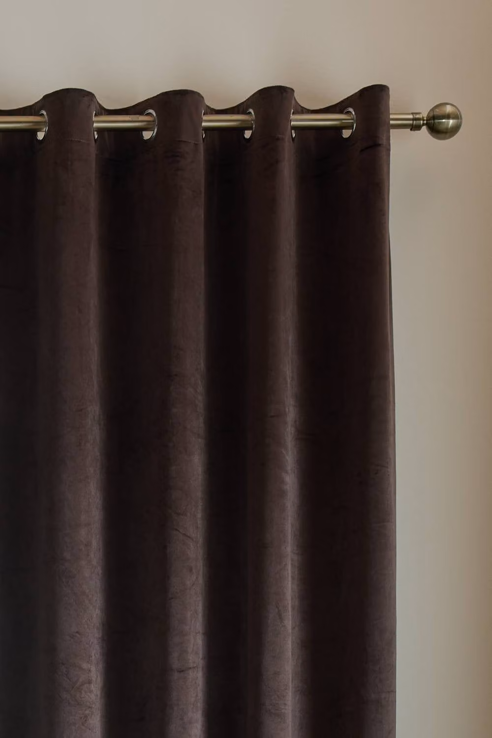 Catherine Lansfield Super Thermal Blackout Matt Velour Eyelet Door Panel in Chocolate, Width: 168 cm, Drop: 214 cm – 2