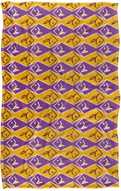 JQ Licensing Zip Fishing Pattern Super Soft Fleece Throw Blanket in Orange and Purple, W/D/H: 91 x 147 cm – 5