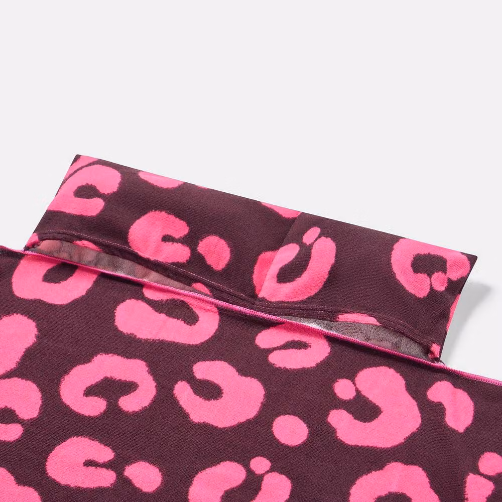 OHS Burgundy Abstract Leopard Print Microfibre Beach Towel with Bag, W: 75 cm, L: 215 cm – 9
