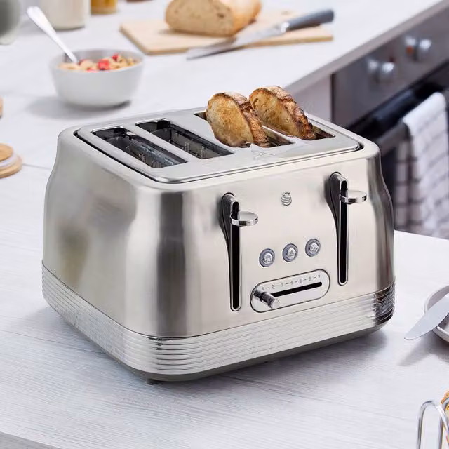 Swan Retro Revive 4 Slice Stainless Steel Toaster in Silver