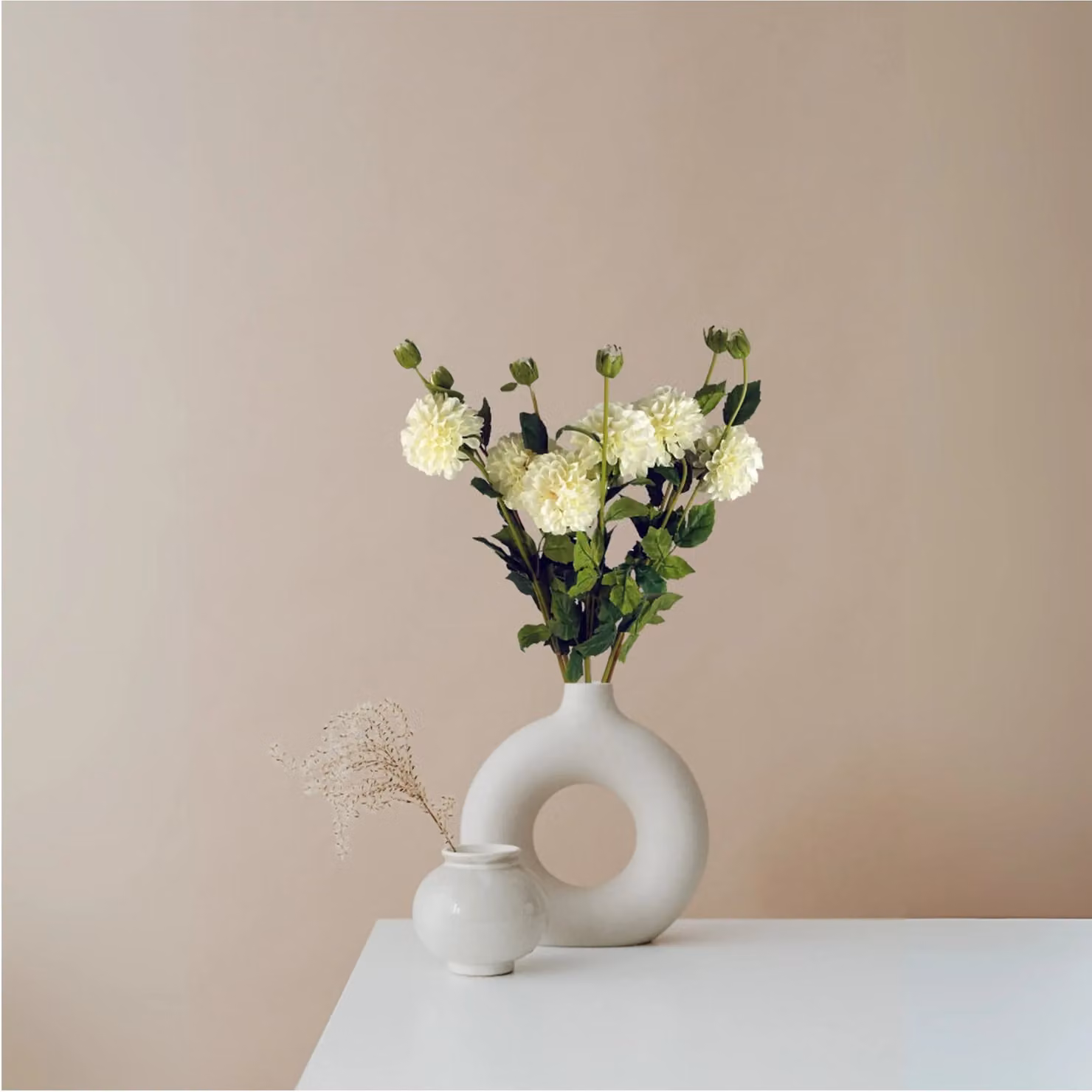 Pegdev Pack of 6 Cream Dahlia PomPom Silk Flower Stems, Height: 75 cm – 3