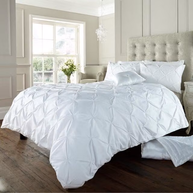 Smart Living White Dotted Duvet Cover and Pillowcase Set, W/D/H: 180 x 200 cm and 50 x 75 cm