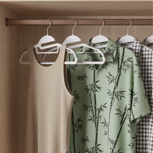 SONGMICS Non-Slip Plastic Coat Hangers with Bar and Notches, White