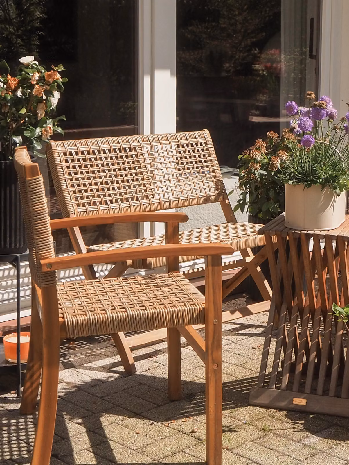 Nordlys Set of 2 Modern Brown Acacia Wood and Rope Garden Chairs – 3