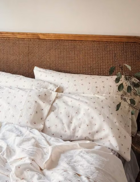 Piglet In Bed 2 Pack Linen Rich Posy Bud Pillowcases in Pearl White