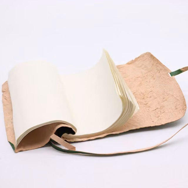 KDMK Green Rolled Leather Travel Notebook with Elastic Closure and Blank Paper Pages