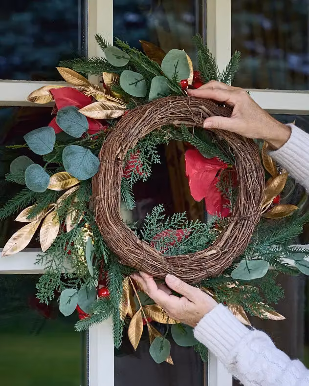 Dibor Poinsettia Heritage Christmas Wreath in Red, Gold and Green, Diameter: 55 cm – 3