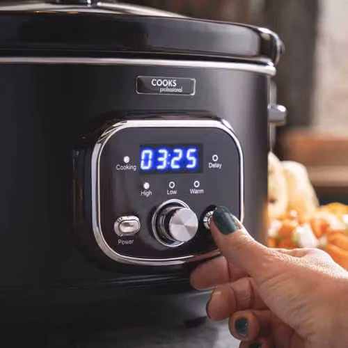 Cooks Professional 8L Digital Slow Cooker with Glass Lid and Removable Ceramic Bowl in Black and Gold – 6