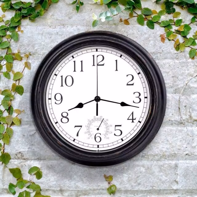SPETLEK Vintage Round Metal Garden Wall Clock with Thermometer in Black, Diameter: 30.48 cm