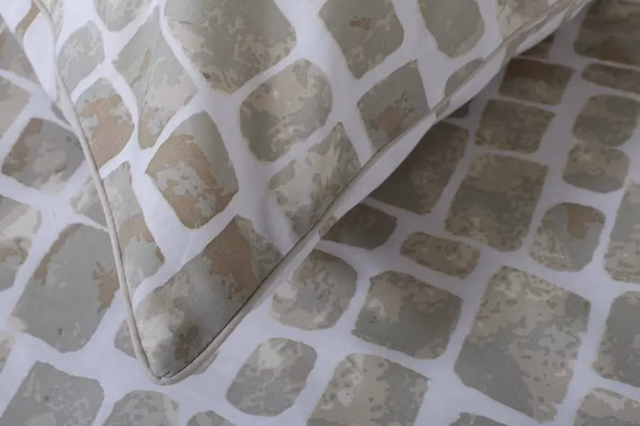 The Lyndon Company Breathable Cotton Duvet Cover and Pillowcase Set in Beige, W: 180 cm x L: 200 cm – 2