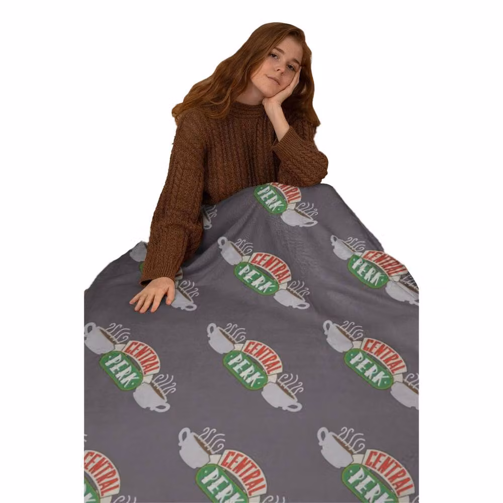 Friends Coffee Shop Fleece Blanket in Dark Grey for Babies – 2