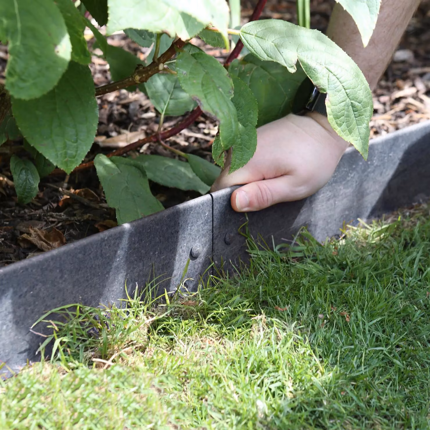 Harbour Housewares 5pc Steel Lawn Edging Set in Grey – 5