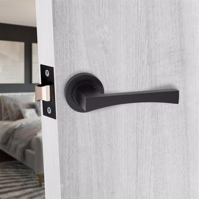 Golden Grace Wave Latch Internal Door Handle Set with Round Rose, Matt Black