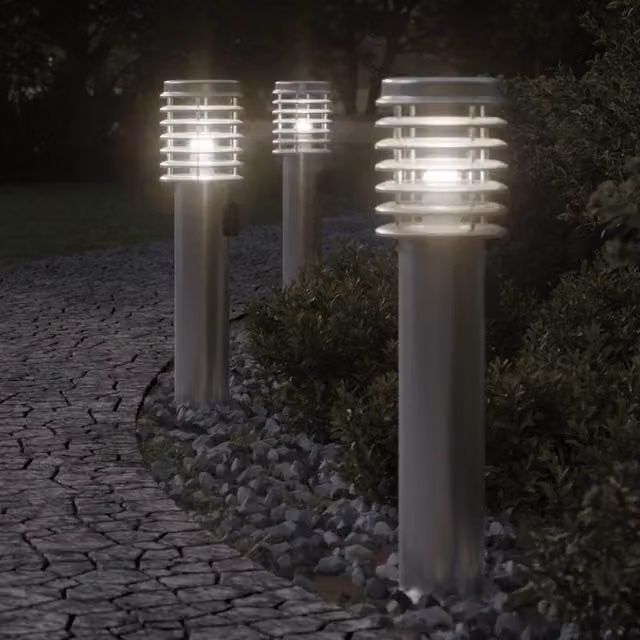 Berkfield Home Silver Stainless Steel Outdoor Floor Lamp with Outlet, Height: 60 cm – 1