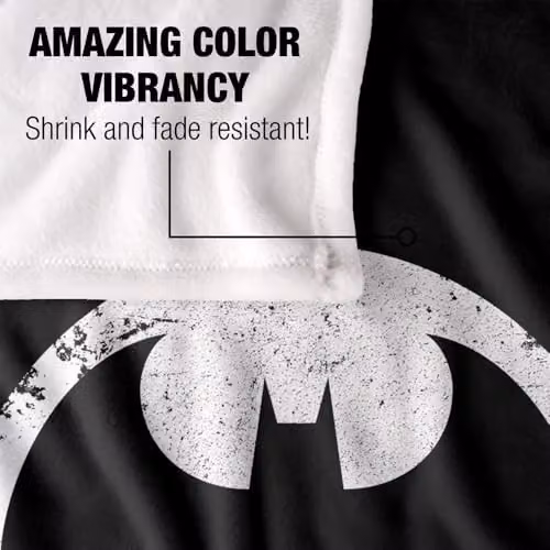 Warner Bros. Batman Frank Miller Bat Signal Super Soft Fleece Throw Blanket, Multicolour, W/D/H: 91 x 147 cm – 3
