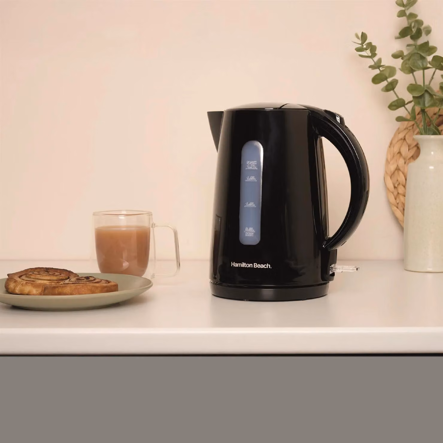 Hamilton Beach Essentials 1.7L Rapid Boil Electric Kettle in Black – 3