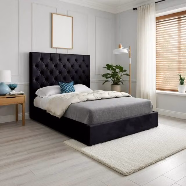 KDMD Fetcham Chesterfield Upholstered Velvet Bed Frame in Black, W/D/H: 180 x 159 x 137 cm – 1