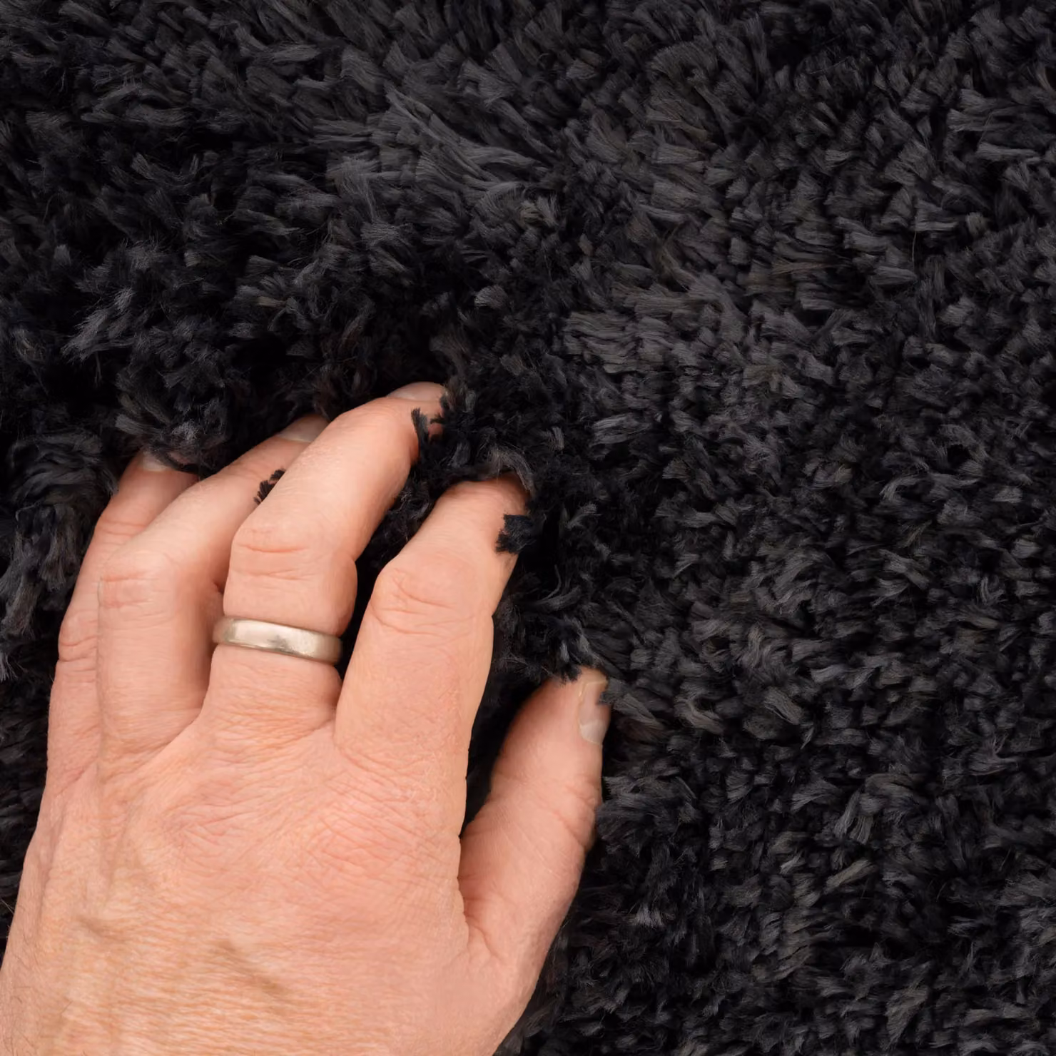 Kukoon Soft Fluffy Thick Pile Shaggy Area Rug in Charcoal Grey, W: 60 cm, L: 240 cm – 4