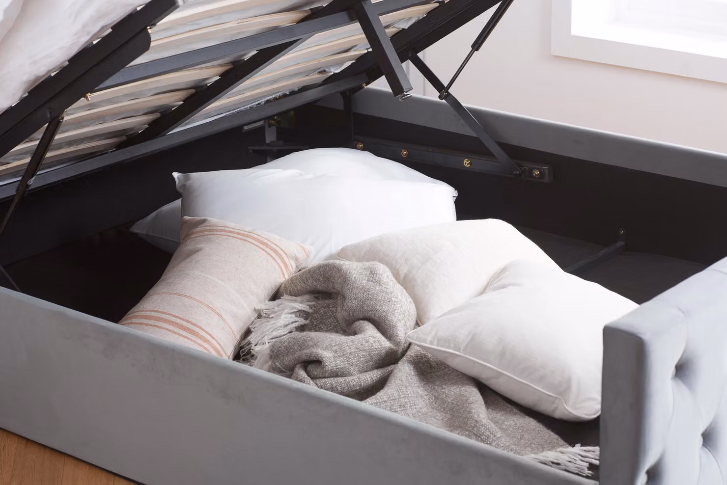 Birlea Marquis Grey Velvet Upholstered Ottoman Bed Frame with Lift Up Base, King Size (180 x 200 cm) – 2