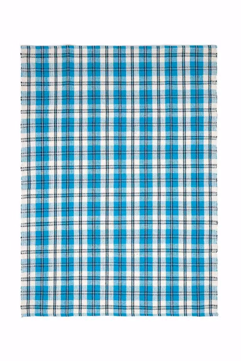 Homescapes Irvine Handwoven Blue Tartan Check Cotton Rug, W: 70 cm, D: 120 cm