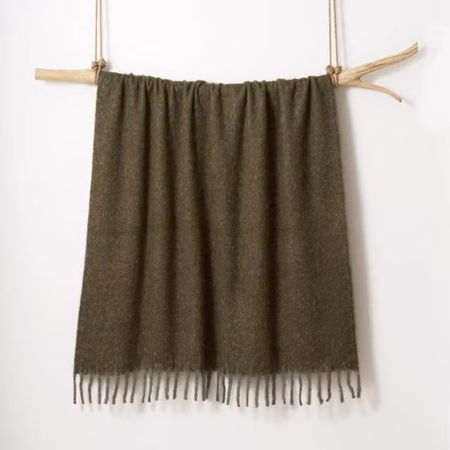 Allure Bath Fashions Aisling Faux Fur Tasselled Throw Blanket in Green, W/D/H: 130 x 170 cm