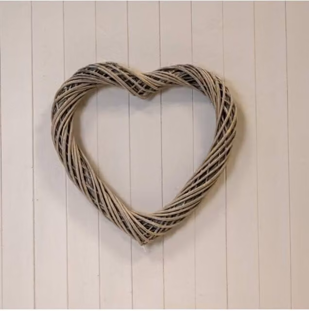 KDMD Grey Rustic Heart Willow Wreath