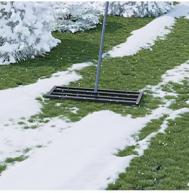 Living and Home Black Metal Lawn Levelling Rake with Detachable Handle and Serrated Design for Soil and Grass