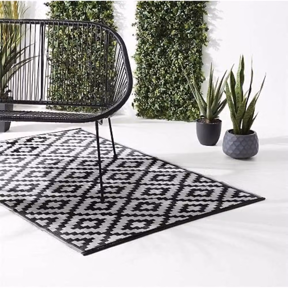 PAWNORA Black Semicircular Outdoor Patio Rug with Geometric Design, W/D: 67 x 127 cm – 2