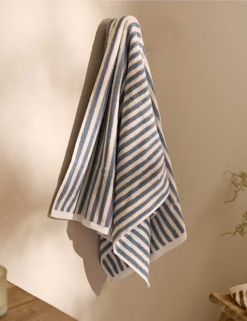 YARD Hebden Striped Fluffy Pure Cotton Bath Towel in Blue