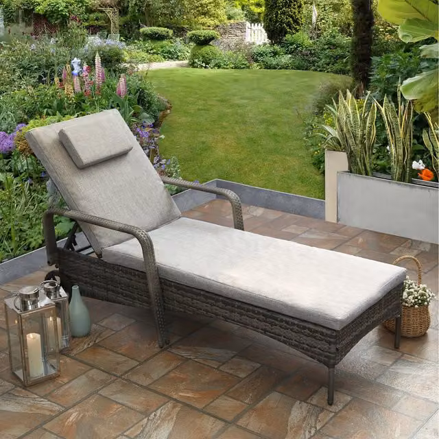 RayGar Grey Polyrattan Sun Lounger with Weatherproof Cushion and Castors