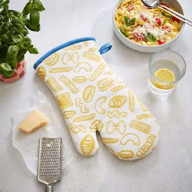 Ulster Weavers Pasta Lovers Club Cotton Gauntlet Oven Glove in Yellow and Beige