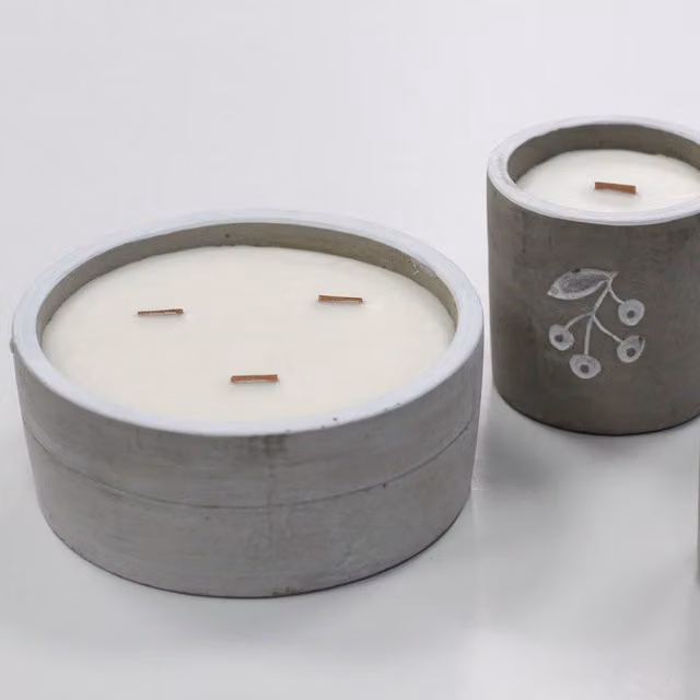 KDMK Vanilla Gourmand Concrete Candle with Wooden Wick in Grey
