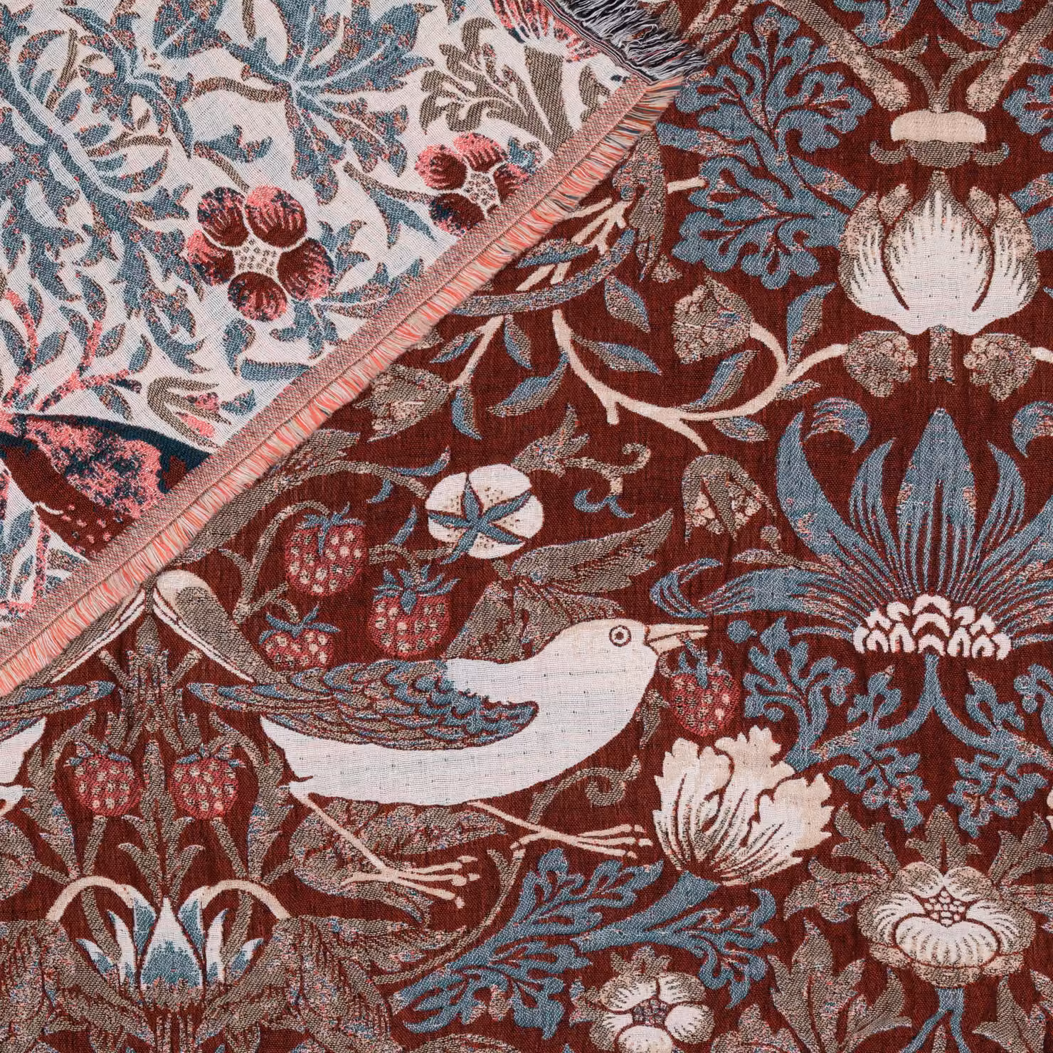 Morris & Co. Strawberry Thief Jacquard Throw with Fringes in Red, W: 130 cm, D: 170 cm – 3