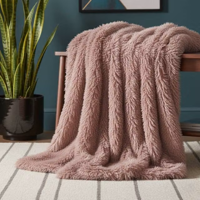 Snug City Extra Fluffy Plush Throw Blanket in Light Pink, W/D/H: 150 x 200 cm – 1