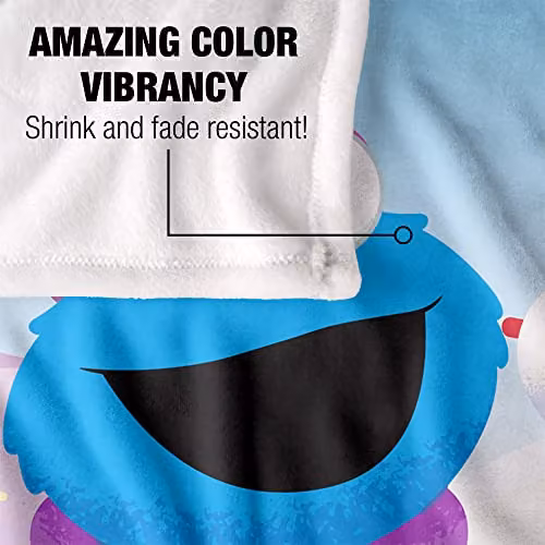 LOGOVISION Sesame Street Furry Friends Forever Cookie Monster Snowman White Silky Touch Super Soft Fleece Blanket for Children, W: 152 cm, D: 127 cm – 2