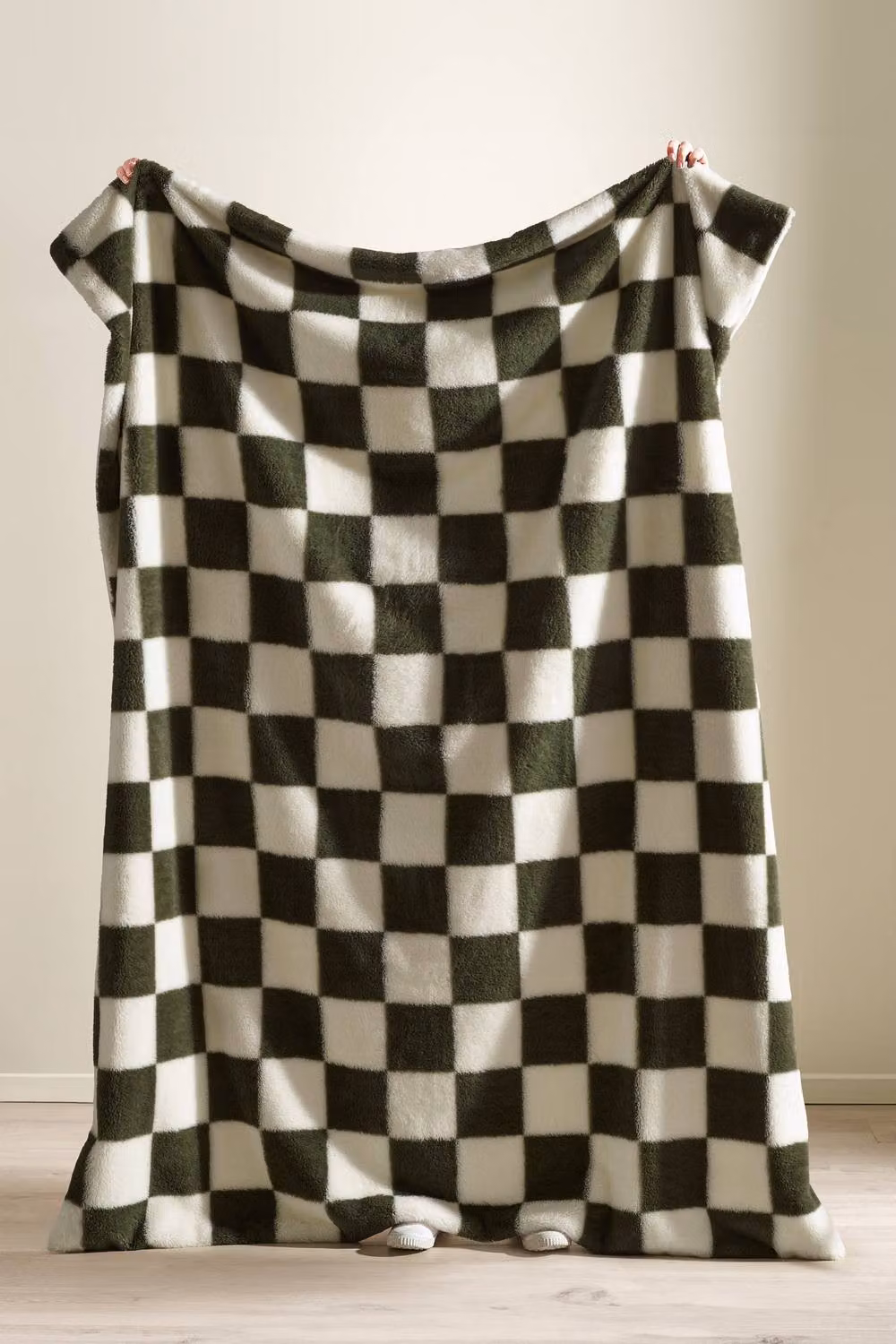 Catherine Lansfield Cosy Soft Checkerboard Fleece Throw in Green, W/D/H: 130 x 170 cm – 2