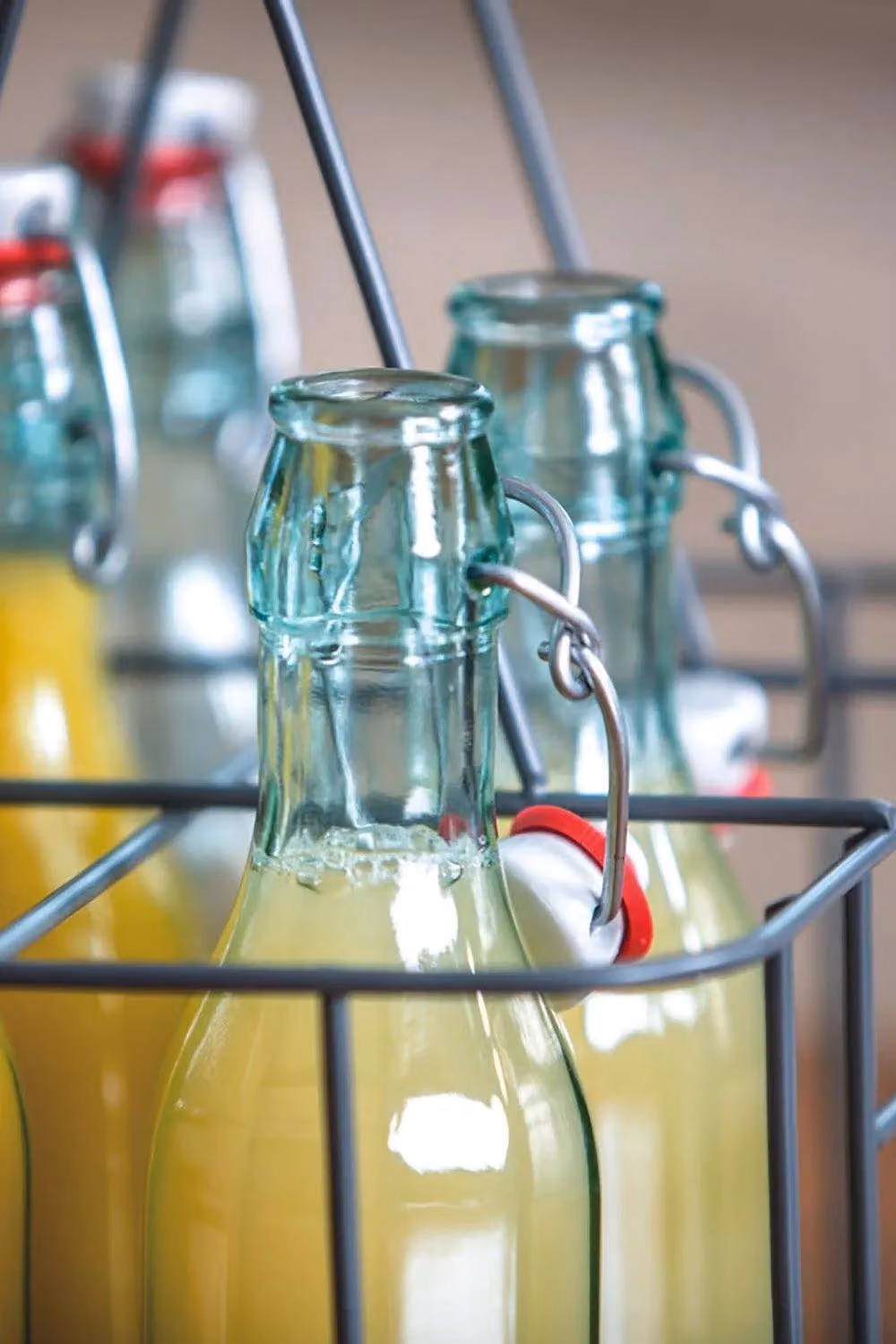 KitchenCraft Living Nostalgia Wire Six Bottle Carrier in Grey – 3