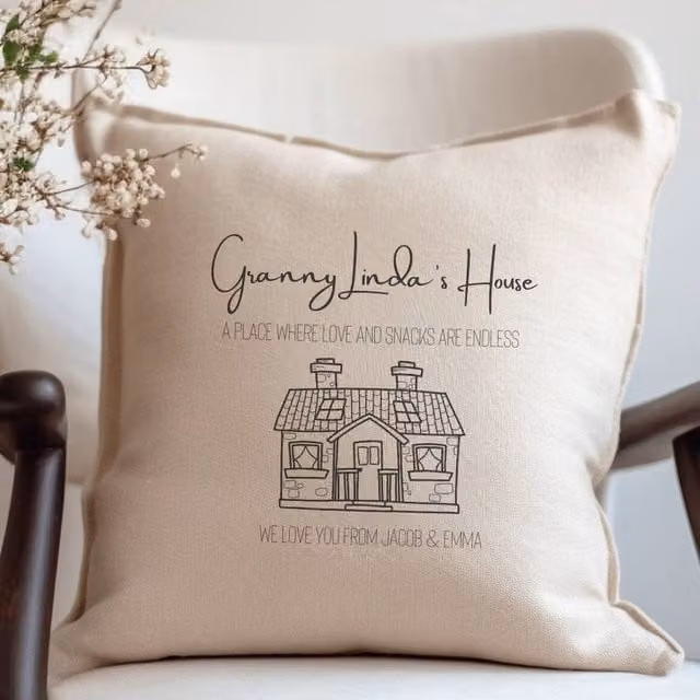 Aye Do Gifts Personalised Granny's House Cushion in Cream, W/D/H: 40 x 40 x 40 cm