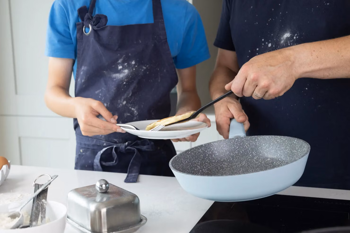 MasterClass Non-Stick Cast Aluminium Frying Pan, Blue, 26cm – 4
