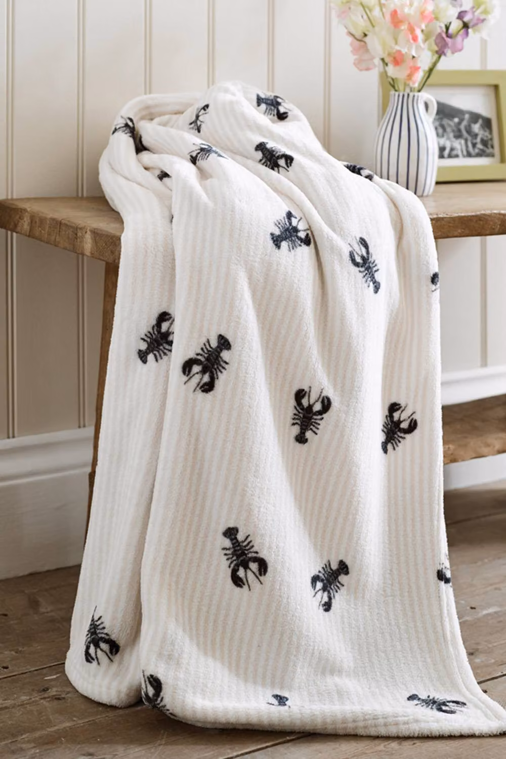 Lobster Creek Rock Lobster Supersize 240gsm Coastal Fleece Printed Throw, Multicolour and White, W: 150 cm, D: 200 cm – 2