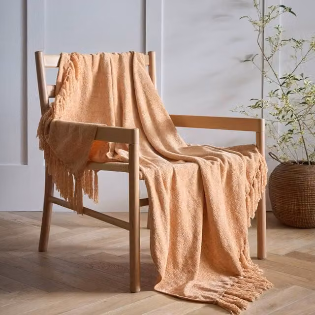 Portfolio Home Malmo Textured Tassels Chenille Throw Blanket in Peach, W/D/H: 127 x 152 cm