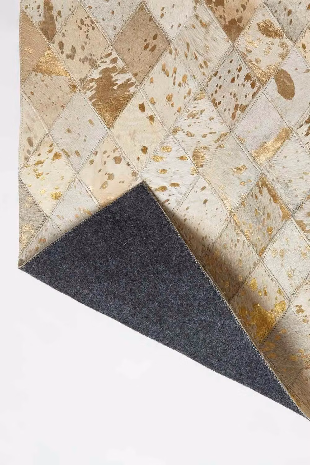 Homescapes Gold and Grey Geometric Woven Leather and Wool Rug, W: 90 cm, L: 150 cm – 2