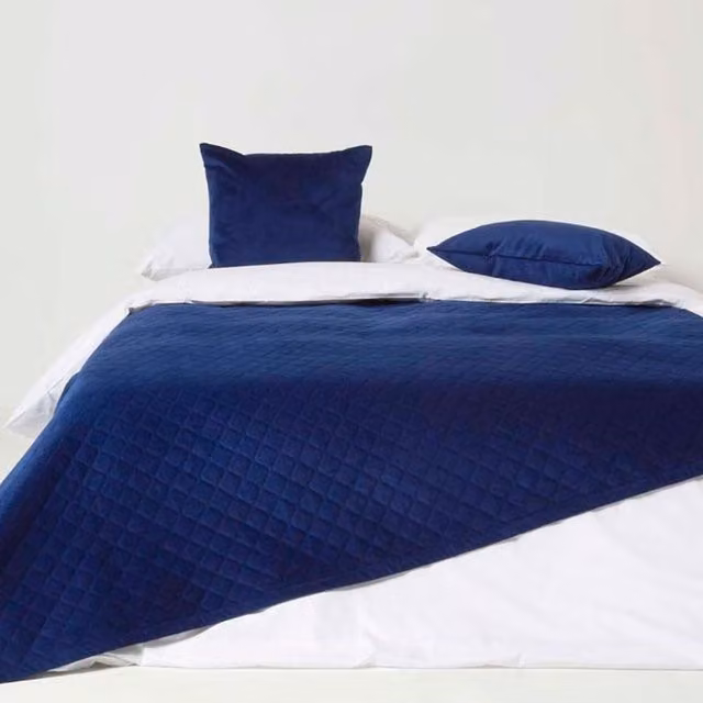 Homescapes Blue Quilted Velvet Bed Throw W/D/H: 200 x 150 x 1 cm
